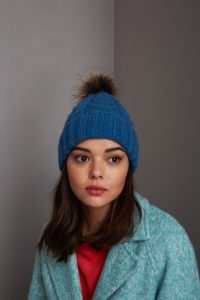CableBobbleHat2_006_480x720_72_RGB